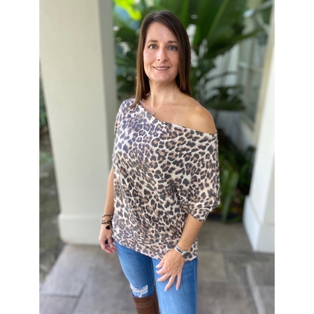 Off Cold Shoulder Leopard Dolman Brown 4420